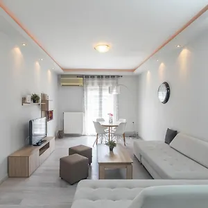 Houseloft Commercial Central Selanik